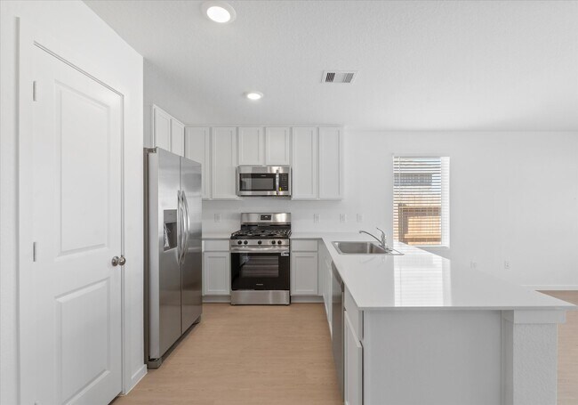 Building Photo - 28922 Rustic Windmill Wy