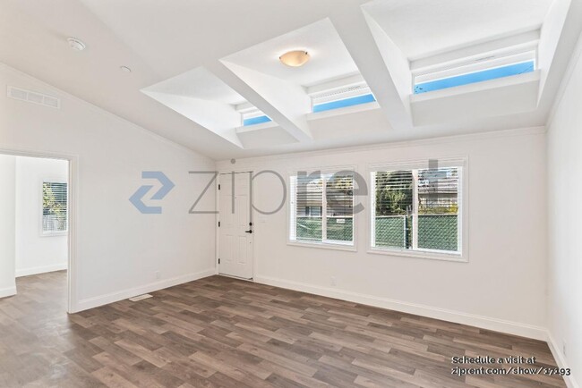 Building Photo - 2838 Romagnolo St