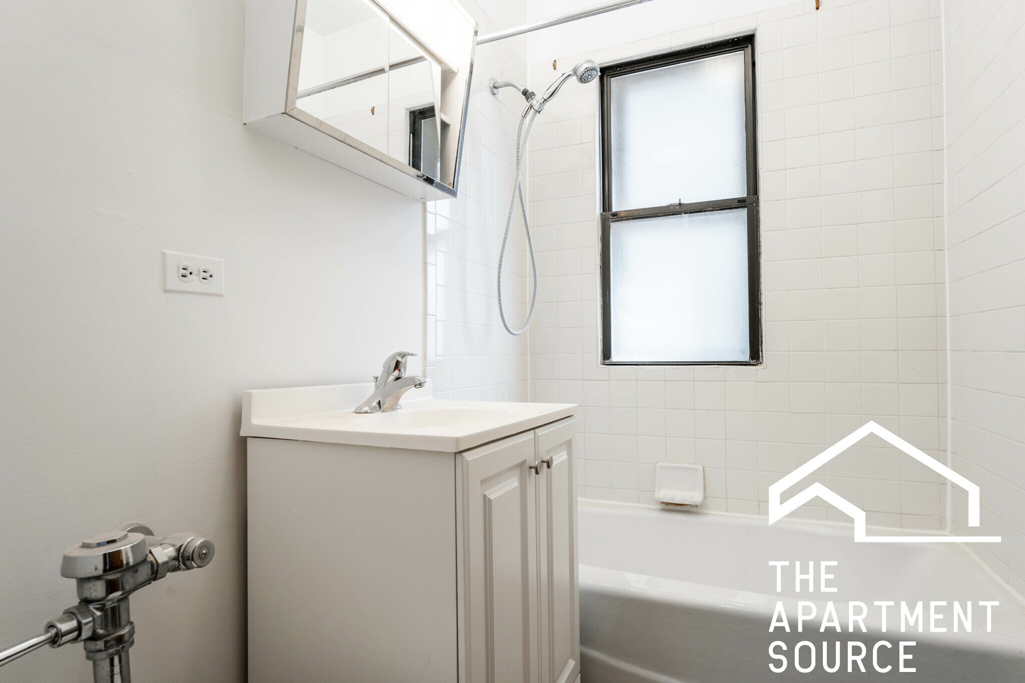 Building Photo - 621 W Melrose St