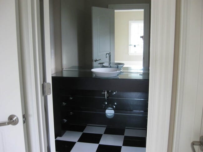 Building Photo - 4 Story Townhome in Greensboro NC