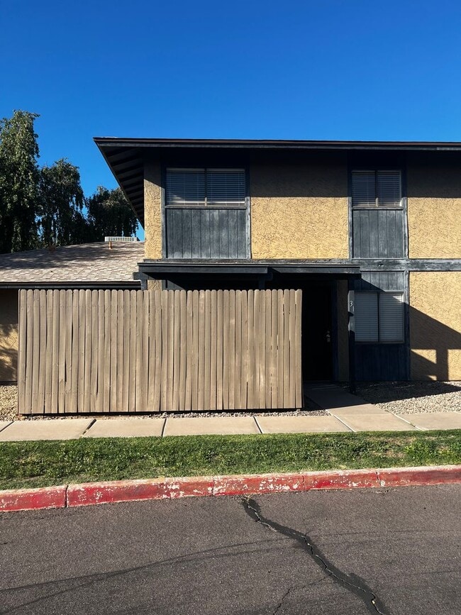 Building Photo - Chandler Townhome for rent!