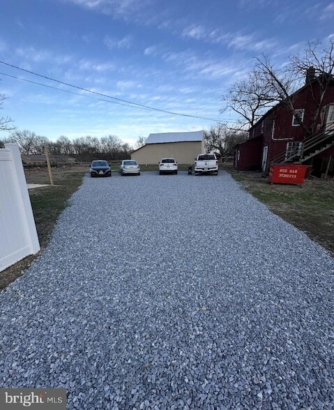 Building Photo - 567 Eldridges Hill Rd