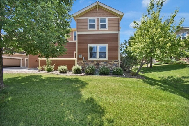 Building Photo - Modern 2-Bed, 3-Bath Home in The Village a...