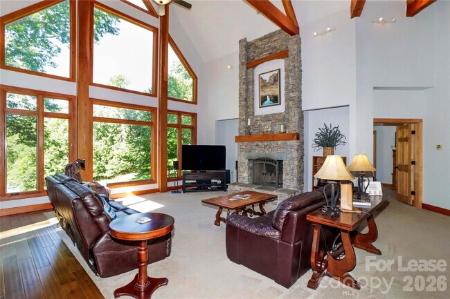 Building Photo - 111 Farmington Ln