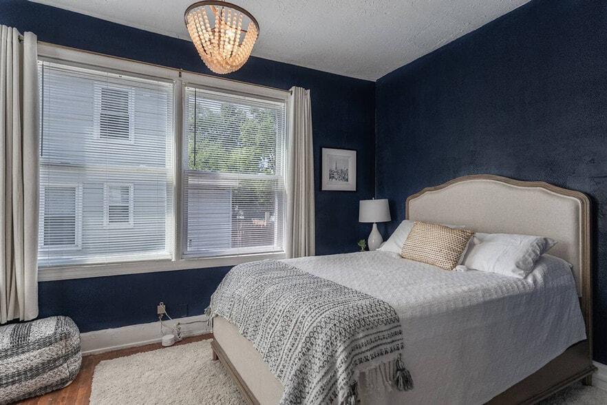 Building Photo - 5651 Ridge Ave