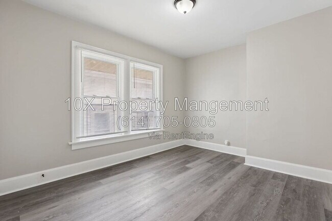 Building Photo - 132 S Richardson Ave
