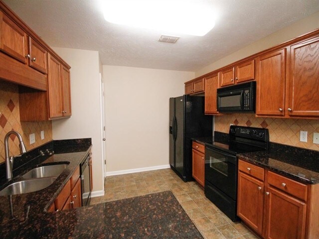 Building Photo - 3749 Southbend Dr