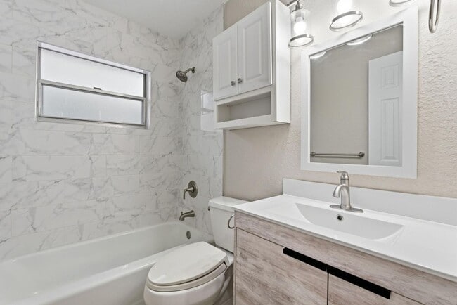 Building Photo - 2545 Conroy Dr