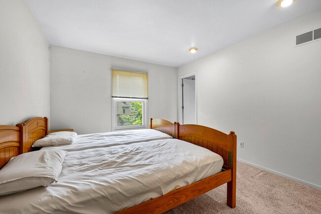 Building Photo - 6352 Aspen Ridge Blvd