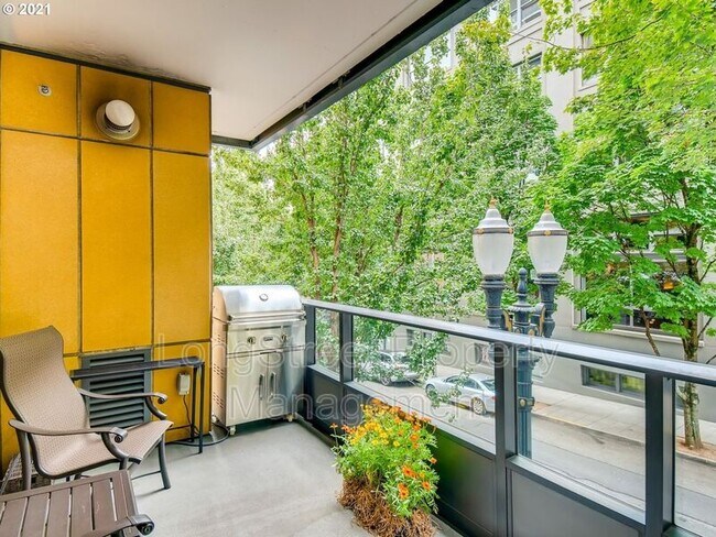 Building Photo - 311 NW 12th Ave