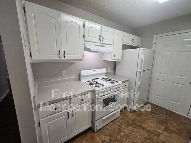 Building Photo - 1393 N Hampton Dr