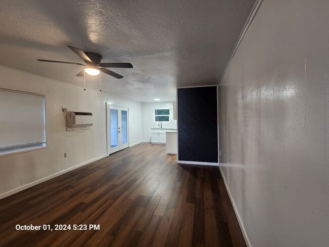 Building Photo - 615 Clearlake Rd
