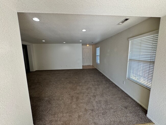 Building Photo - 9587 Autumn Leaf Way