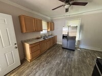 Building Photo - COMING SOON! Spacious 2 bed House! DEPOSIT...