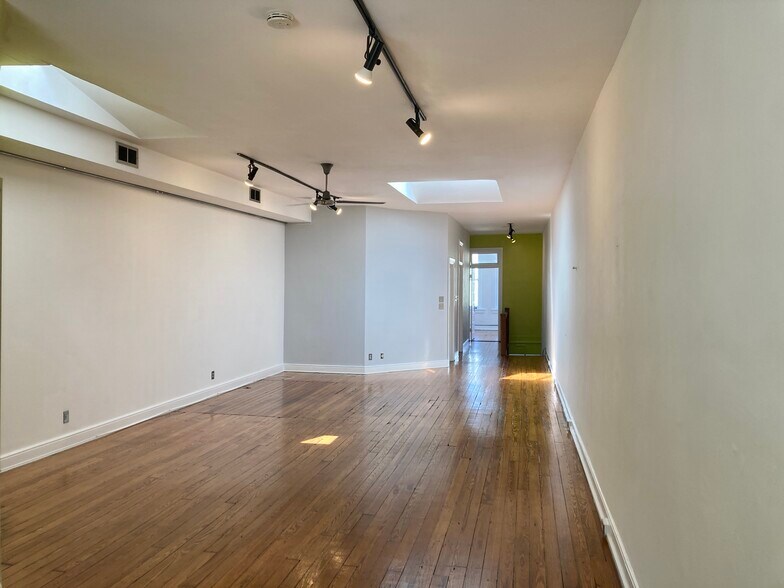 Building Photo - 1717 E Main St