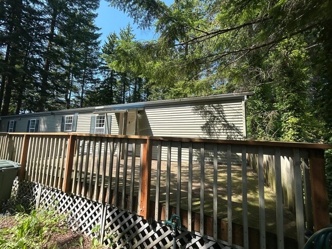 Primary Photo - Two Bedroom Mobile Home for Rent in Maple ...