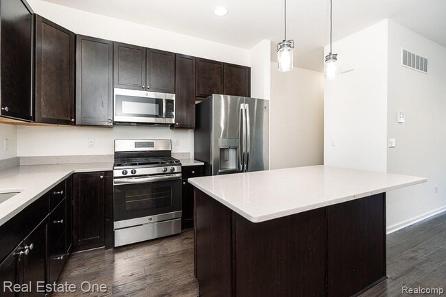 Building Photo - 4637 Bradley Cir