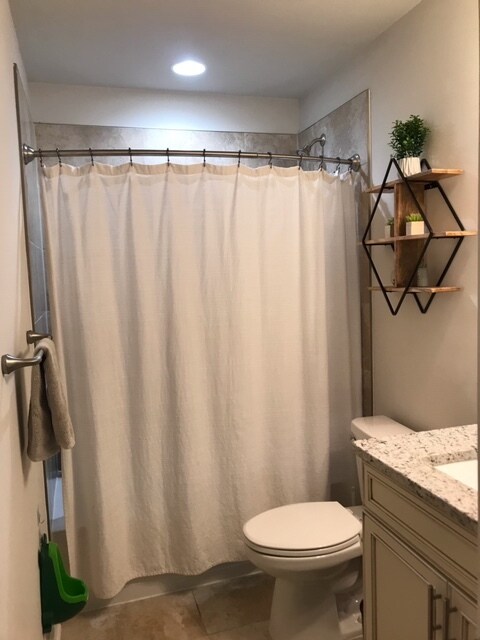 full bath LL - 624 Heathland Trl