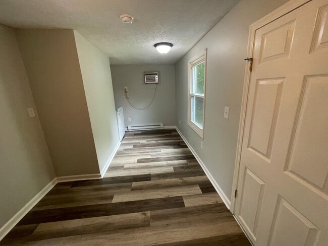Building Photo - 511B Winston Ridge Rd
