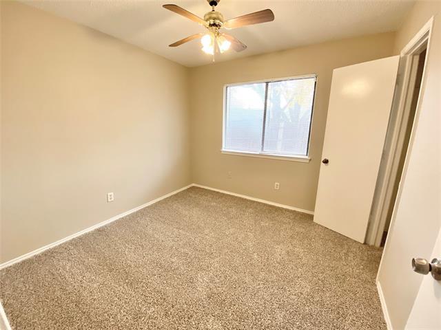 Building Photo - 5911 Teal Ridge Dr