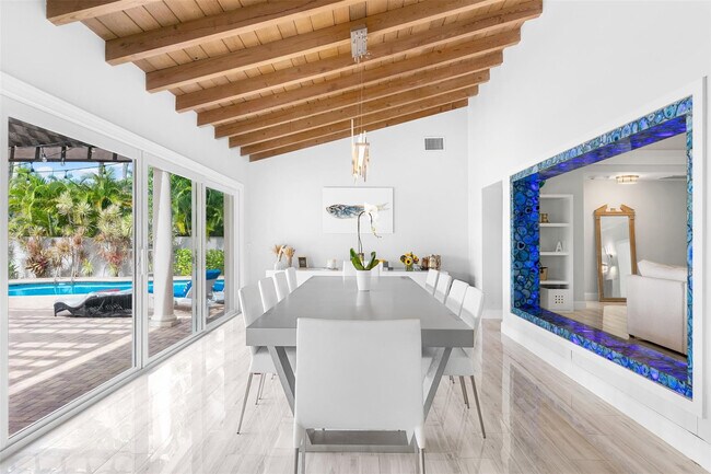 Building Photo - 913 Coconut Dr