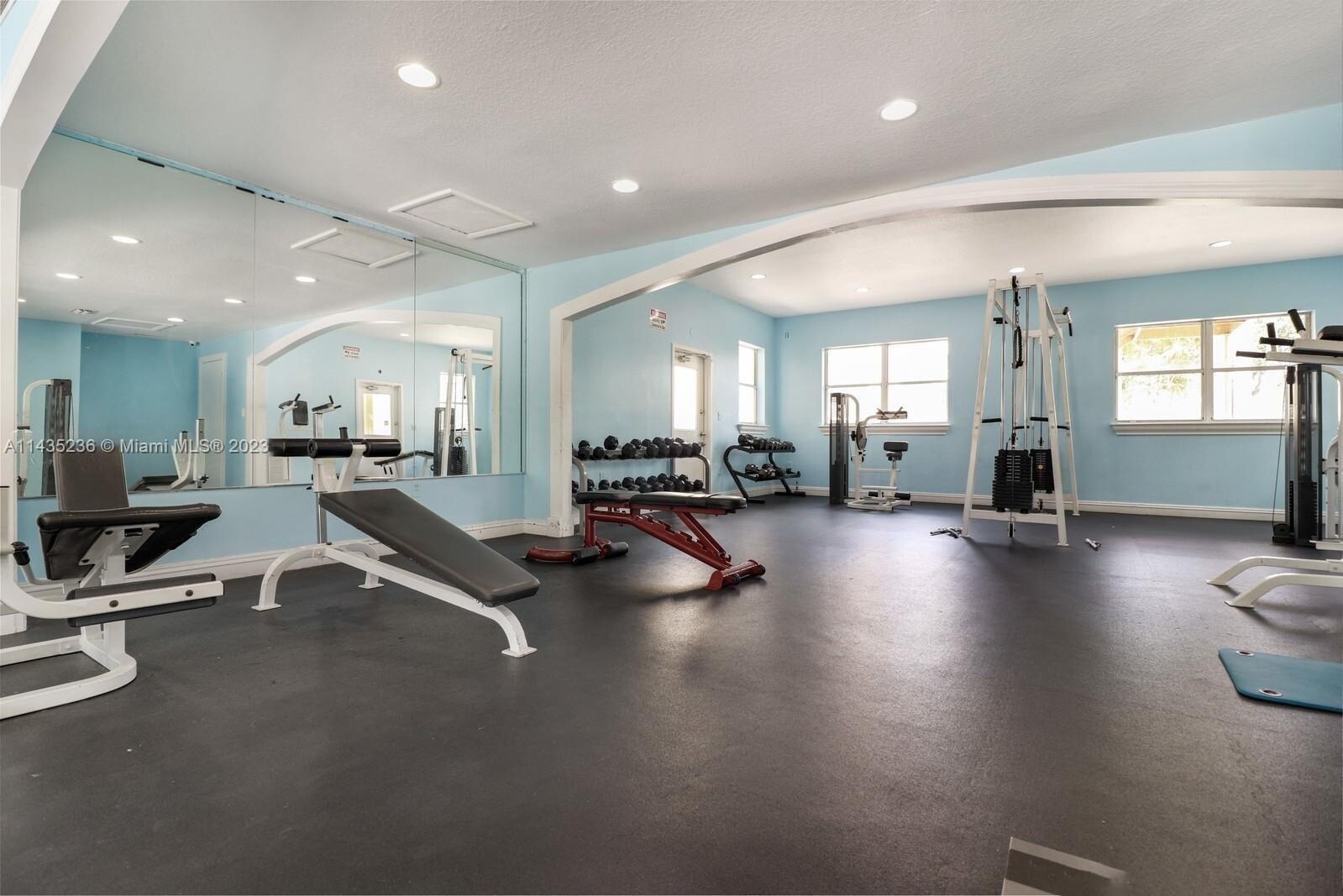 Building Photo - 8235 Lake Dr