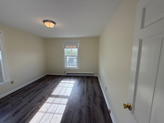 Building Photo - 8-10-10 Essex St