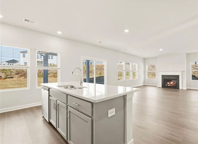 Building Photo - Beautiful 4/3 Available Now!