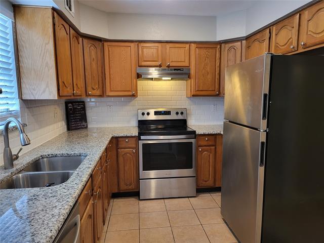 Building Photo - 3335 Briaroaks Dr