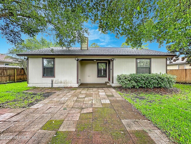 Building Photo - 341 Hickory Hollow Dr N