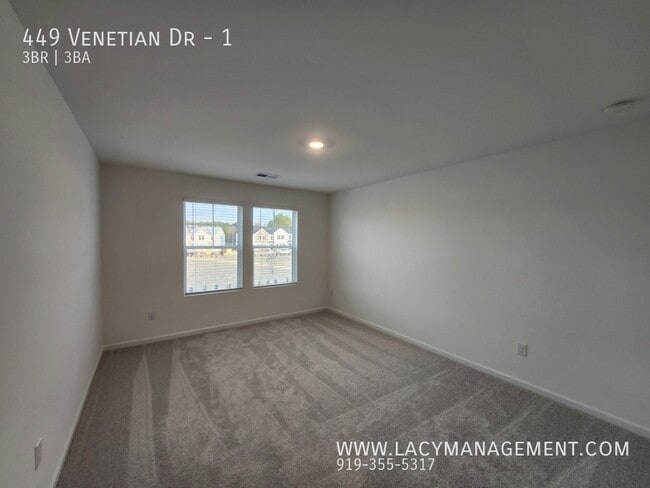 Building Photo - 449 Venetian Dr