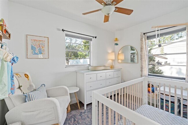 Building Photo - 3308 W Van Buren Dr