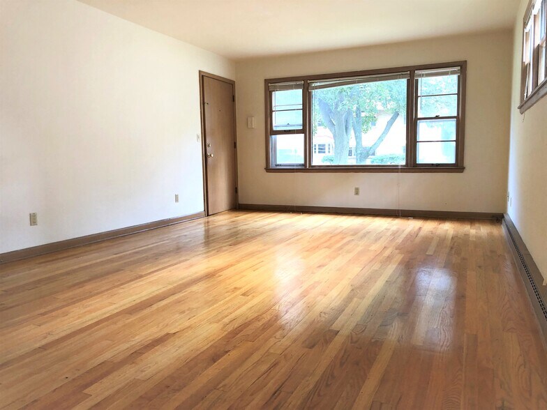 Building Photo - 322 Pawling St