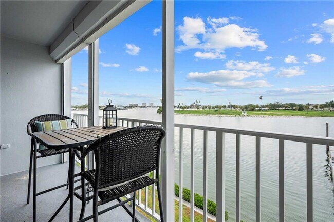 Building Photo - 450 Treasure Island Causeway