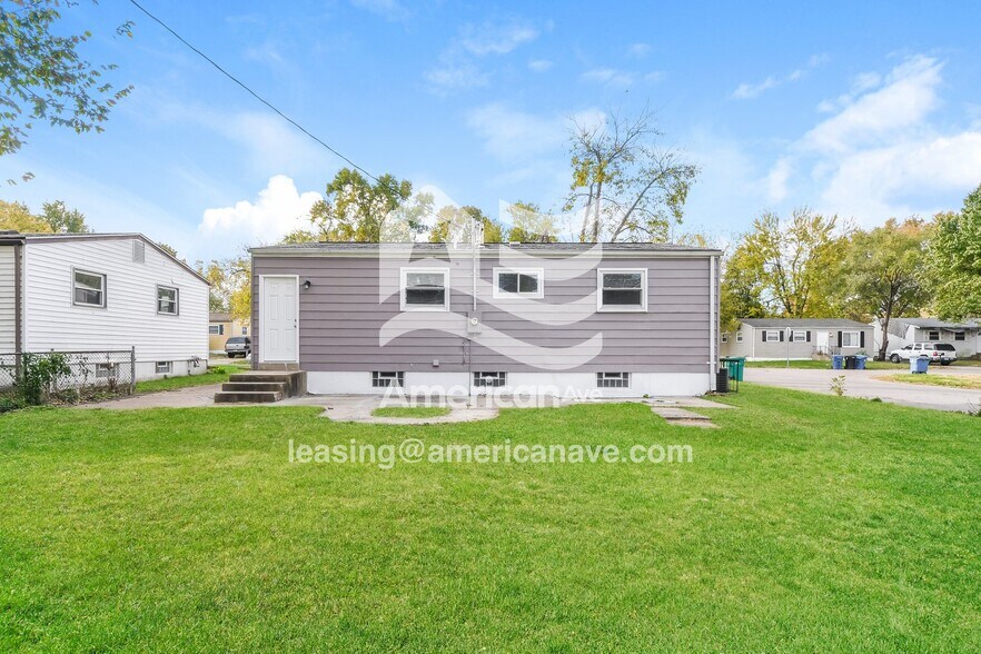 Building Photo - 1147 Baron Ave