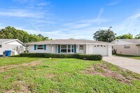Building Photo - 7913 Raintree Dr