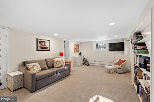 Building Photo - 2412 N Columbus St