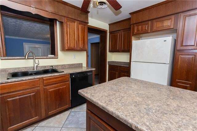 Building Photo - 3253 Reine Ave