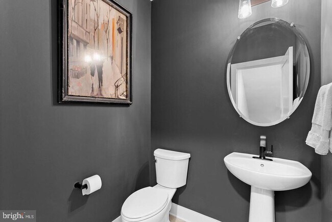 Building Photo - 4422 Fair Lakes Ct