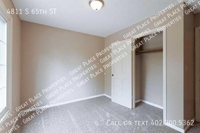 Building Photo - 4811 S 65th St