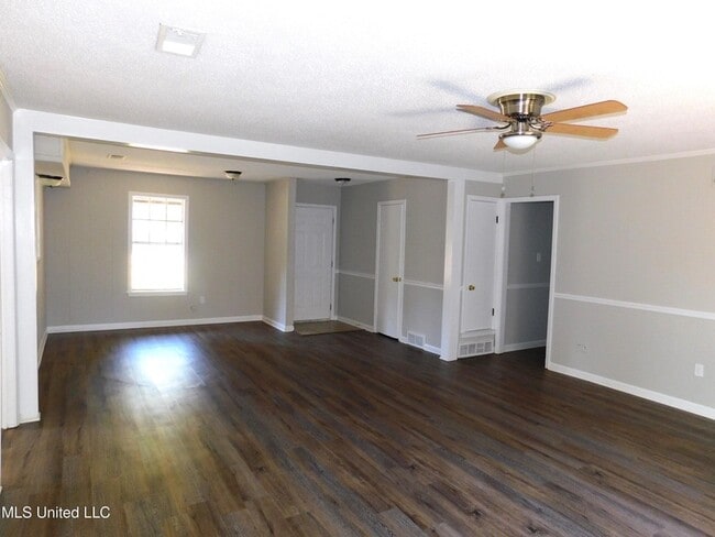 Building Photo - 6510 Heather Rd