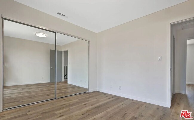 Building Photo - 110 S Eucalyptus Ave