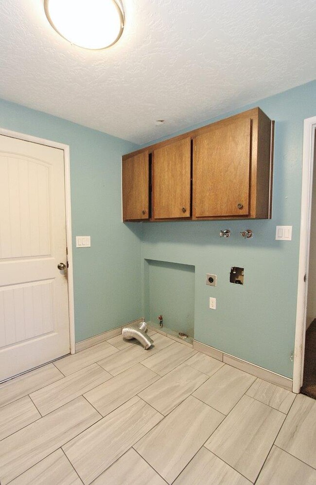 Building Photo - 3873 N Manchester St