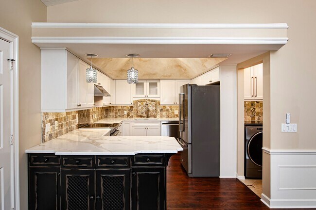 Building Photo - 710 Timber Ridge Trail SW