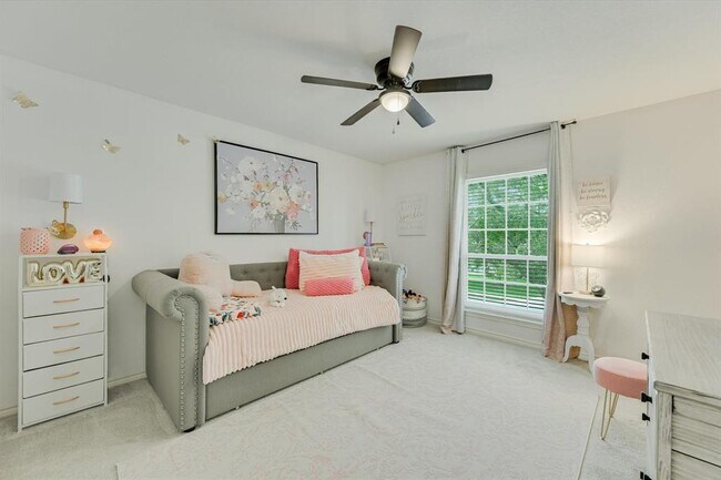 Building Photo - 803 Crocus Dr