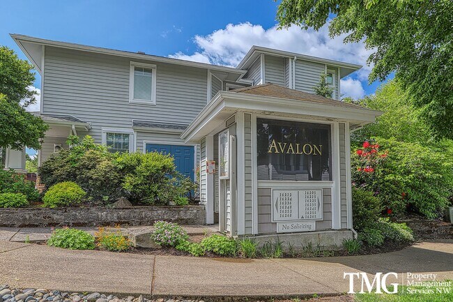 Building Photo - Single level main floor 2br/2ba Condo with Garage & W/D near Nike / Intel / St. Vincent Hospital