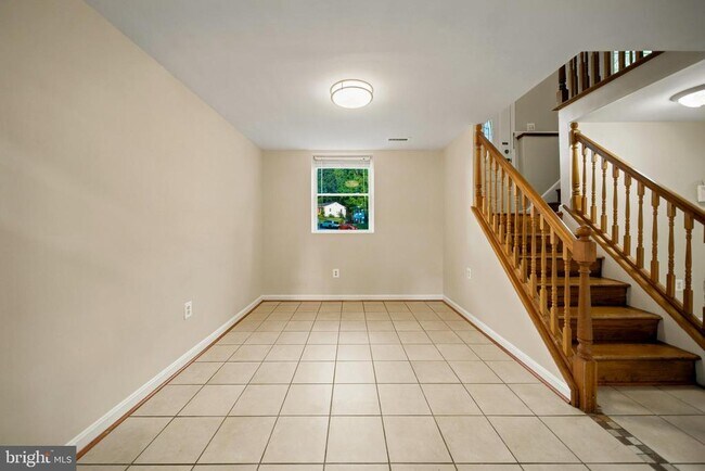 Building Photo - 4656 Evansdale Rd