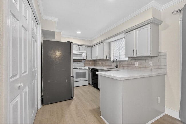 Building Photo - 1221 Cedar Post Ln