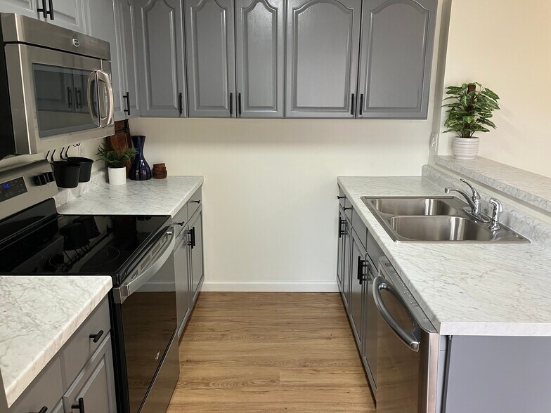 Building Photo - 7948 Thistlewood Ct