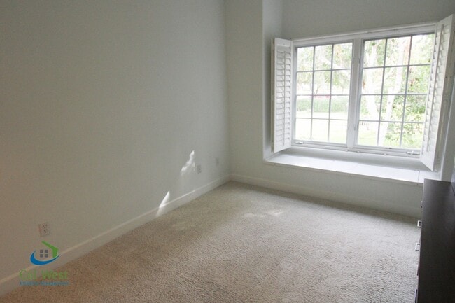 Building Photo - $5,295 - Elegant 3br / 2ba Condo in 55+ Lo...